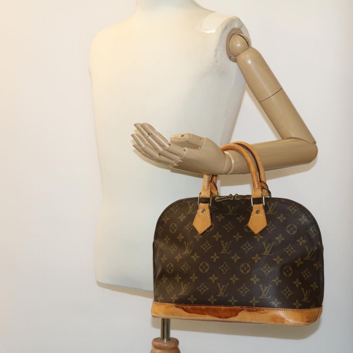 LOUIS VUITTON Monogram Alma Hand Bag M51130 LV Auth hs1068