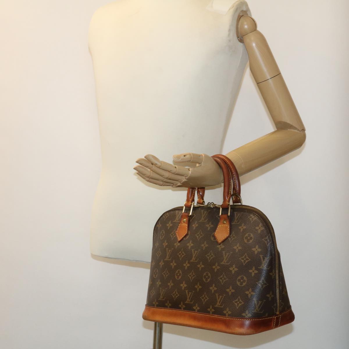 LOUIS VUITTON Monogram Alma Hand Bag M51130 LV Auth hs1122