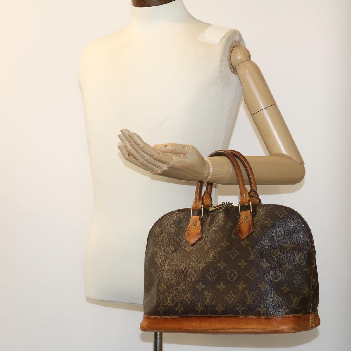 LOUIS VUITTON Monogram Alma Hand Bag M51130 LV Auth hs1254