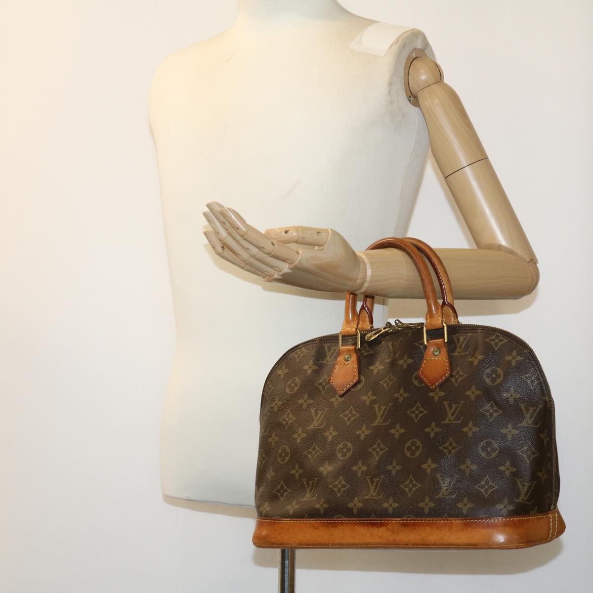 LOUIS VUITTON Monogram Alma Hand Bag M51130 LV Auth hs1255