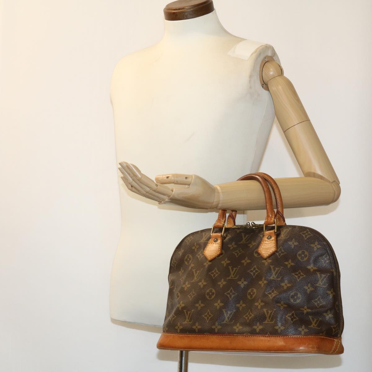 LOUIS VUITTON Monogram Alma Hand Bag M51130 LV Auth hs1256