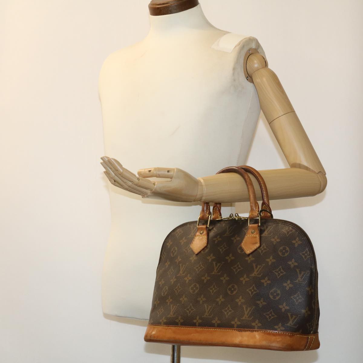 LOUIS VUITTON Monogram Alma Hand Bag M51130 LV Auth hs1263