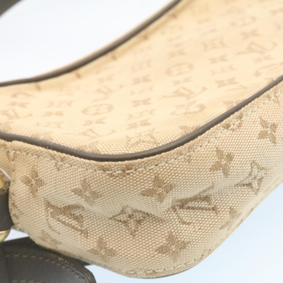 LOUIS VUITTON Monogram Mini Juliet MM Shoulder Bag Khaki M92218 LV Auth hs302