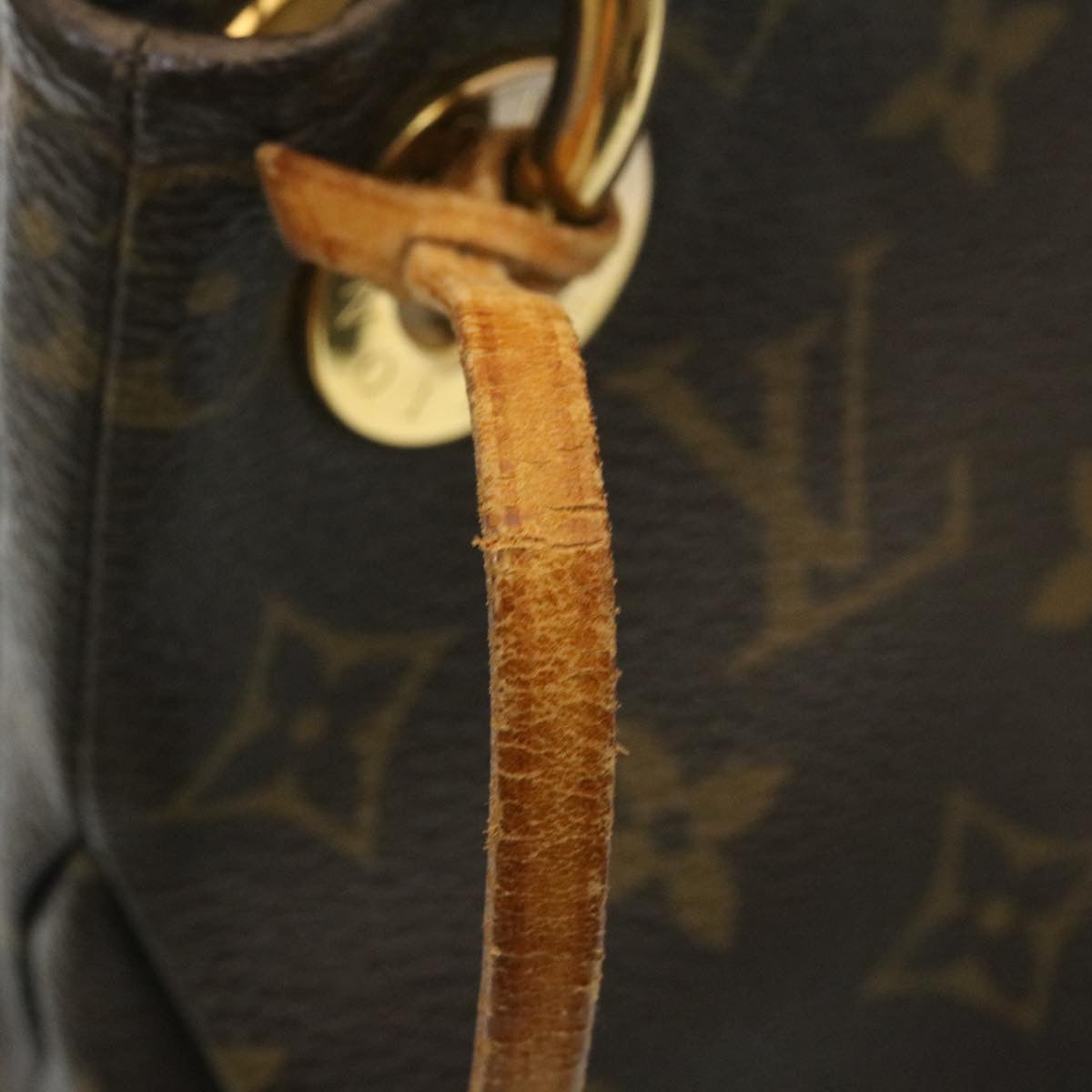 LOUIS VUITTON Monogram Artsy MM Shoulder Bag M40249 LV Auth hs788