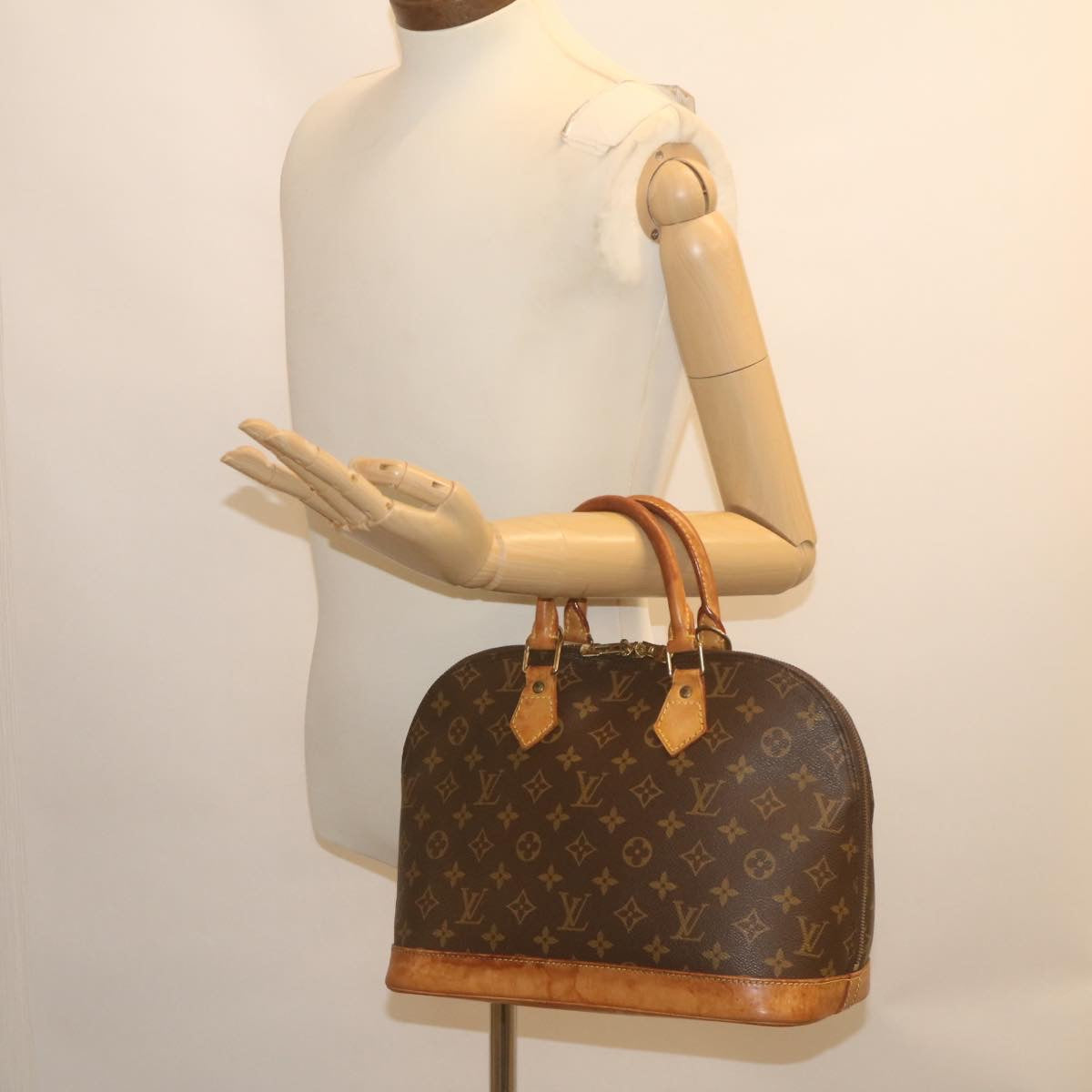 LOUIS VUITTON Monogram Alma Hand Bag M51130 LV Auth jk1026