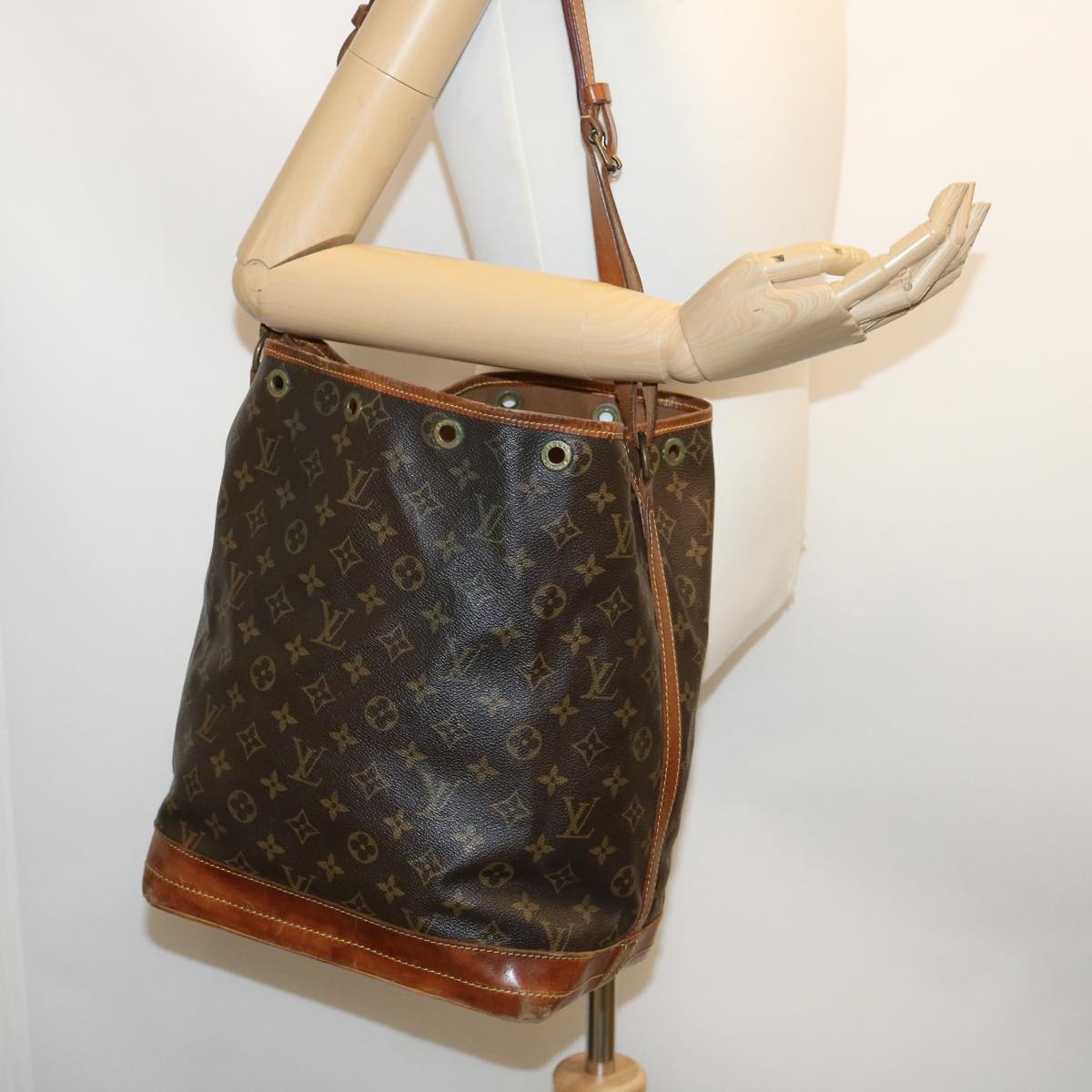 LOUIS VUITTON Monogram Noe Shoulder Bag M42224 LV Auth jk1266