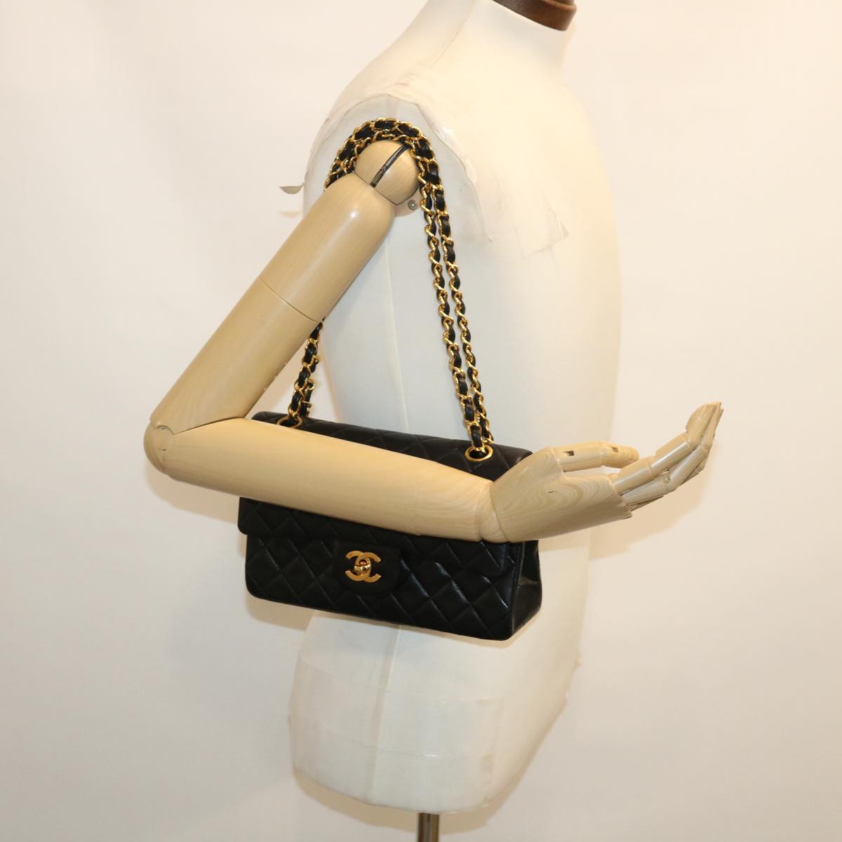 CHANEL Classic Matelasse 23 Chain Flap Shoulder Bag Lamb Skin Black Auth jk1400A