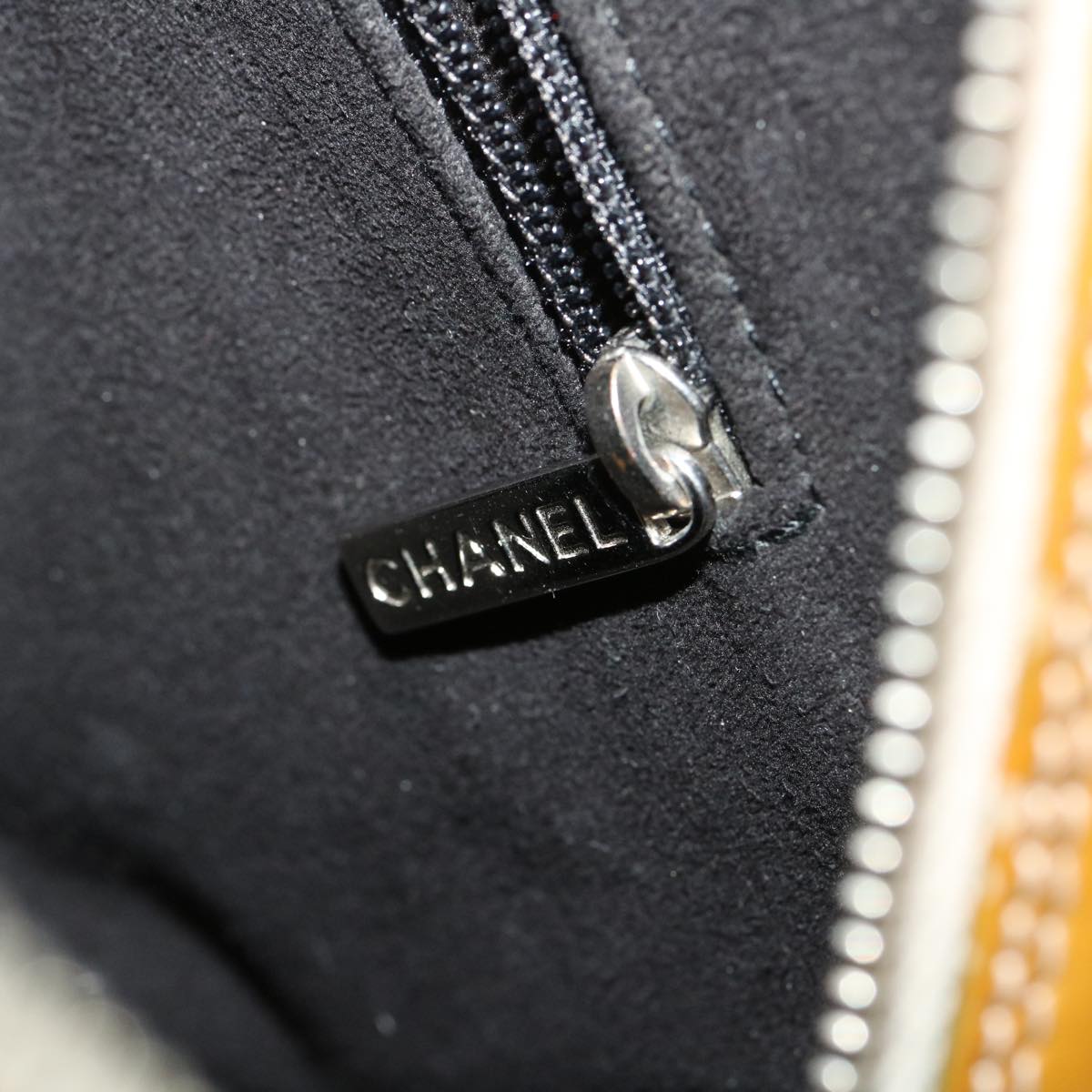 CHANEL Choco Bar Chain Shoulder Bag Enamel Beige CC Auth jk1646