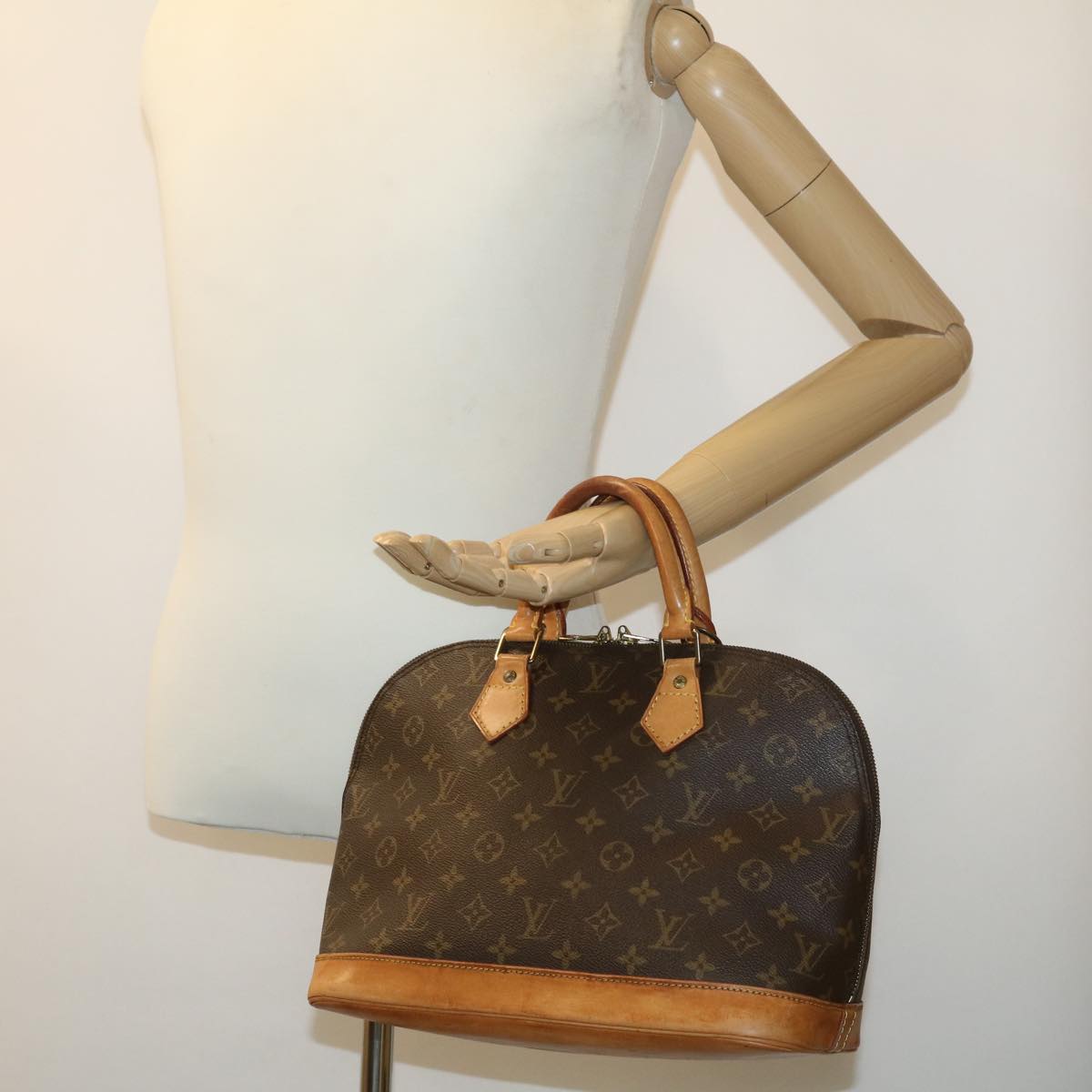 LOUIS VUITTON Monogram Alma Hand Bag M51130 LV Auth jk1909