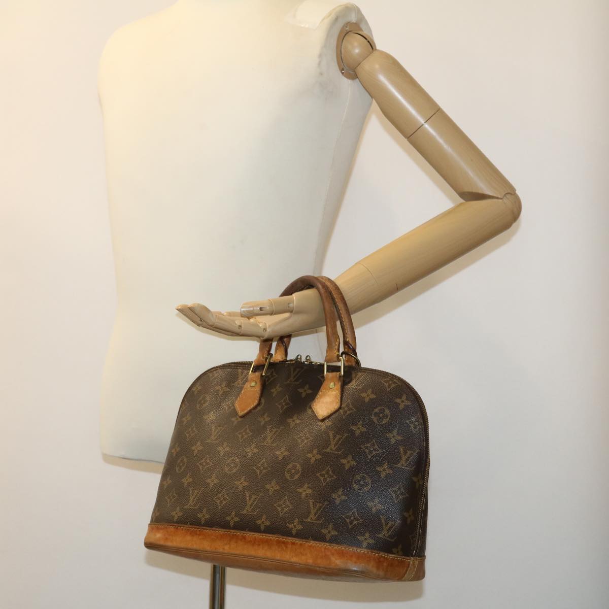 LOUIS VUITTON Monogram Alma Hand Bag M51130 LV Auth jk1911