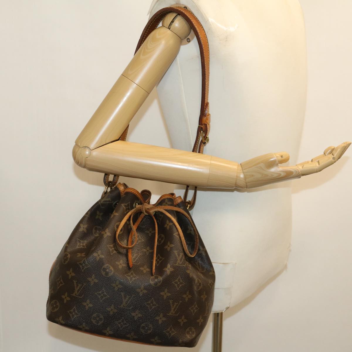 LOUIS VUITTON Monogram Petit Noe Shoulder Bag M42226 LV Auth jk2239