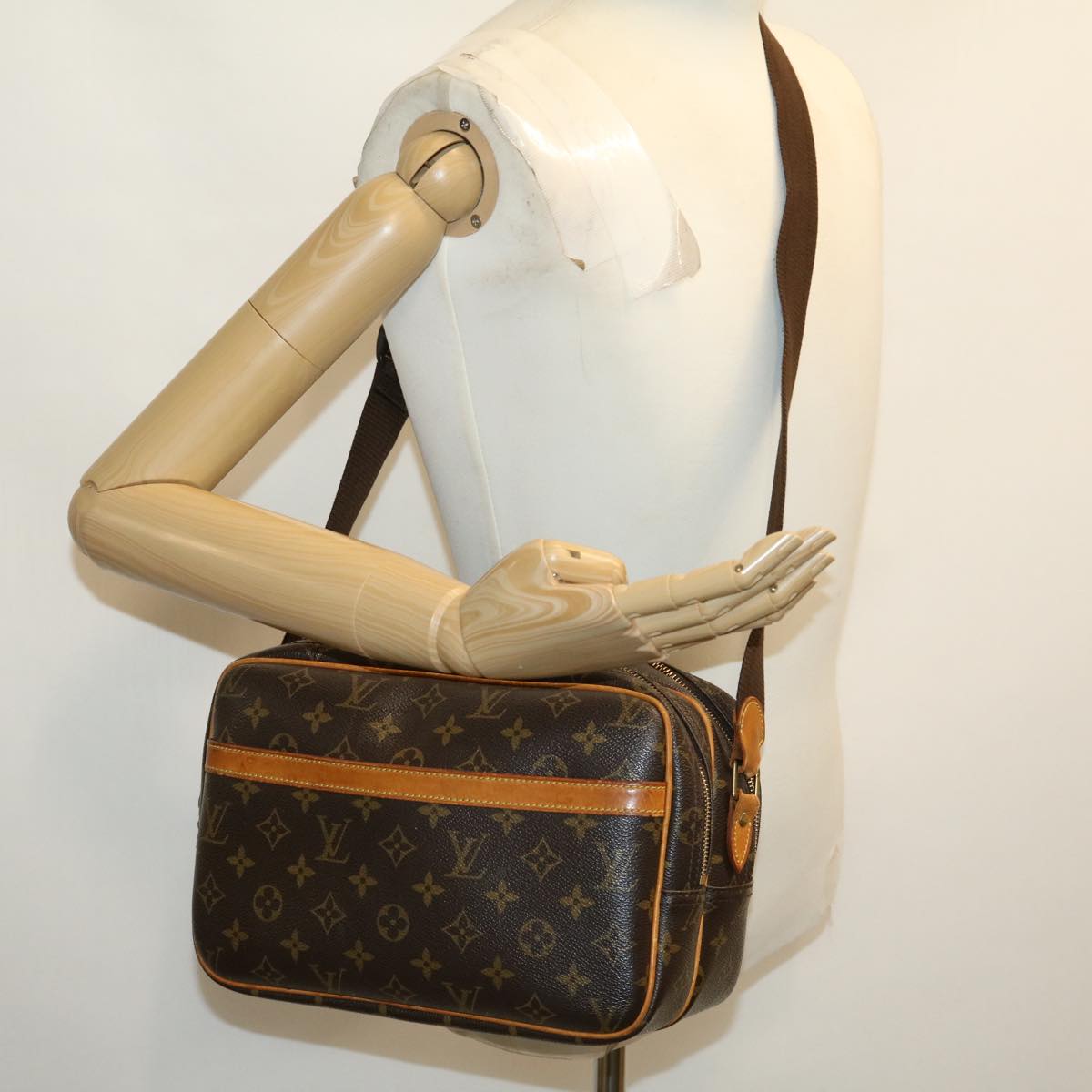 LOUIS VUITTON Monogram Reporter PM Shoulder Bag M45254 LV Auth jk2259