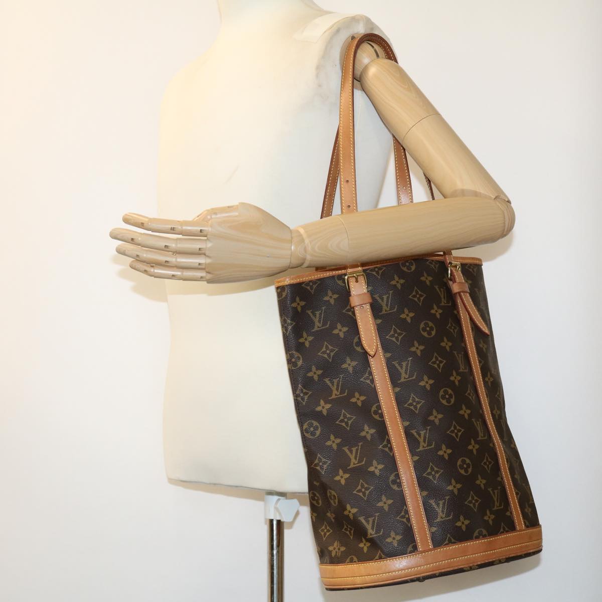 LOUIS VUITTON Monogram Bucket GM Shoulder Bag M42236 LV Auth jk2410