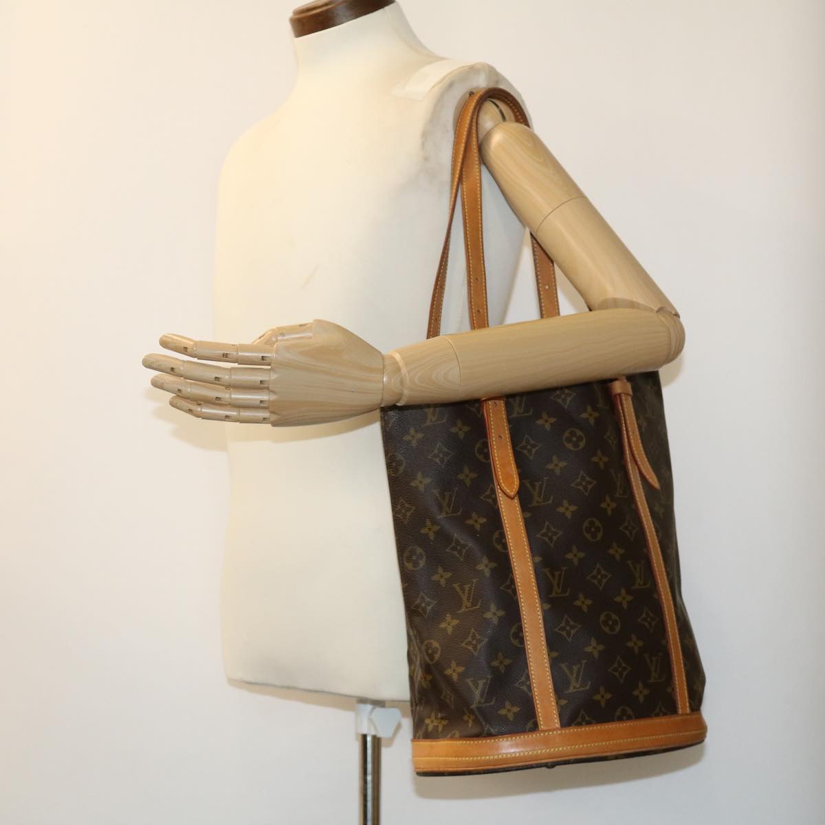 LOUIS VUITTON Monogram Bucket GM Shoulder Bag L012 LV Auth jk2411