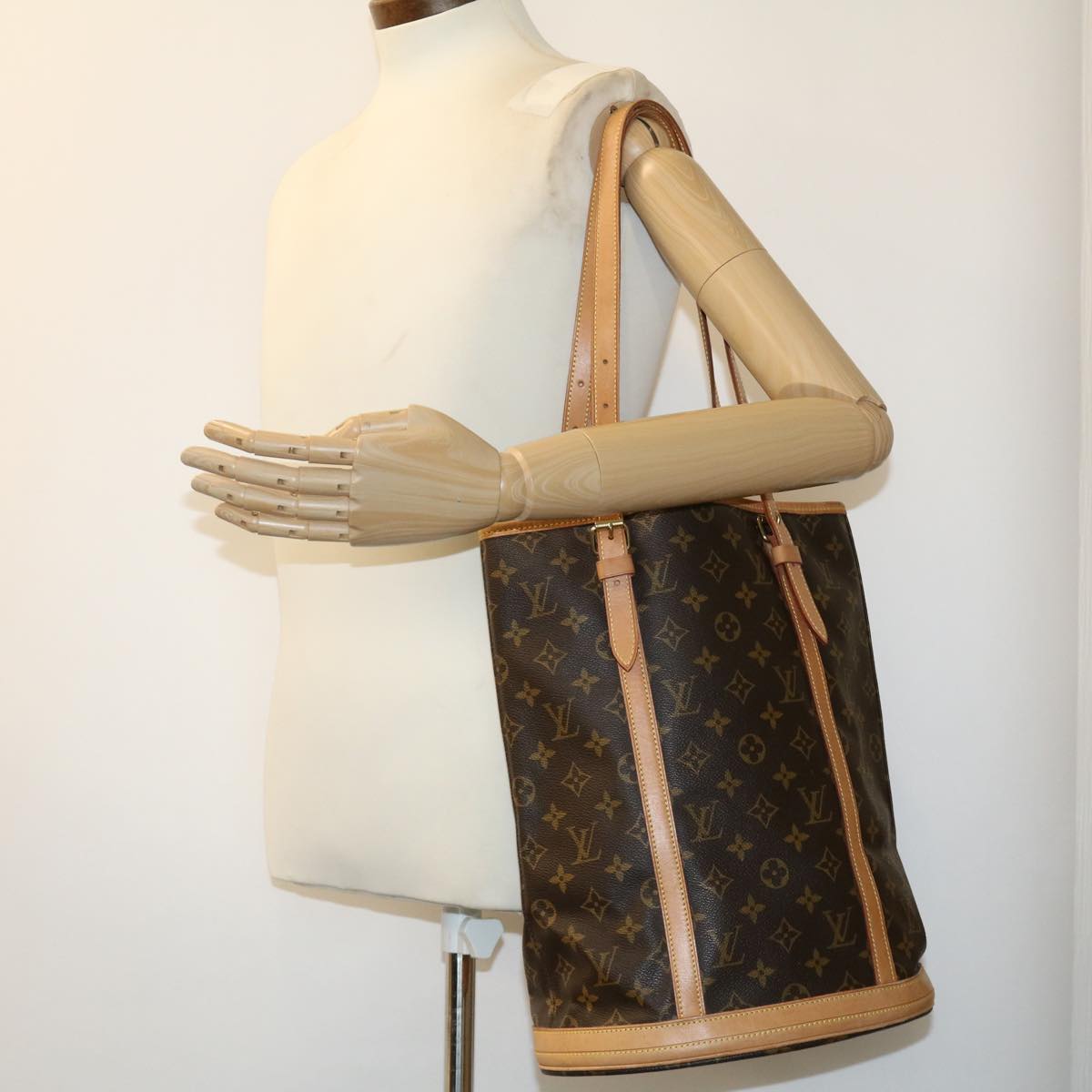 LOUIS VUITTON Monogram Bucket GM Shoulder Bag L012 LV Auth jk2412