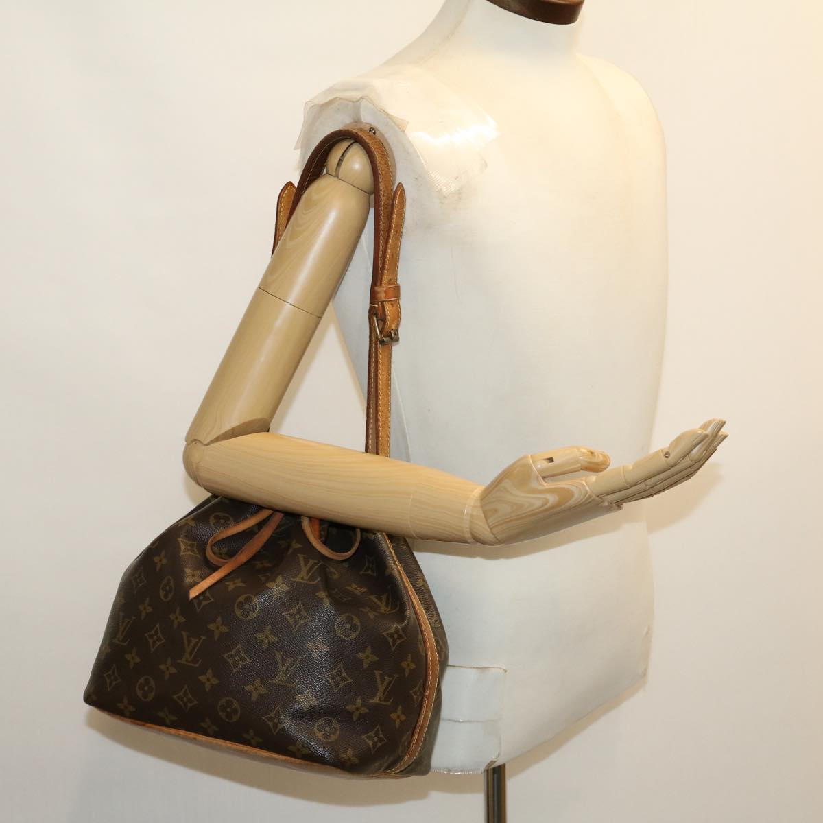 LOUIS VUITTON Monogram Petit Noe Shoulder Bag M42226 LV Auth jk2492