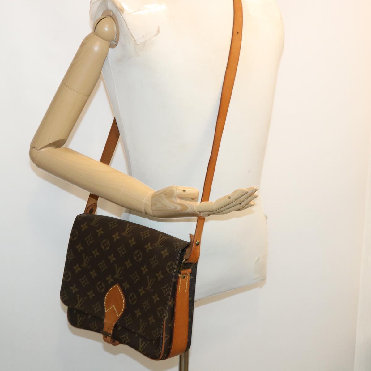 LOUIS VUITTON Monogram Cartouchiere GM Shoulder Bag L027 LV Auth jk2600