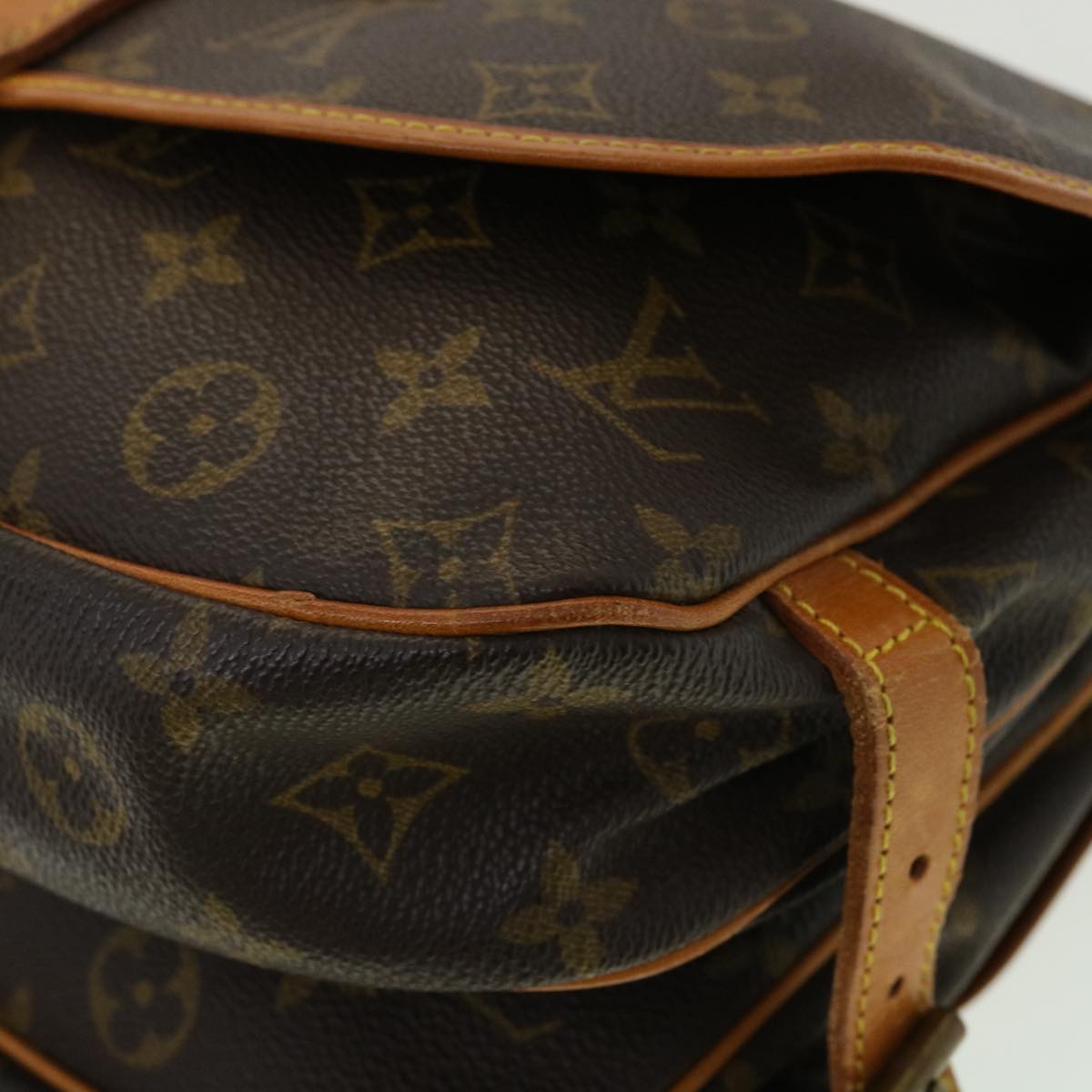 LOUIS VUITTON Monogram Saumur 30 Shoulder Bag M42256 LV Auth jk2741