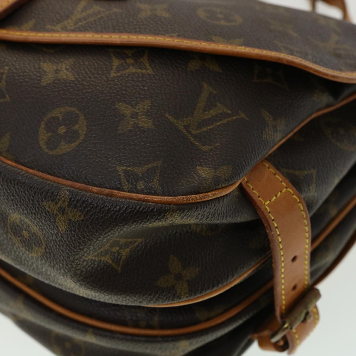 LOUIS VUITTON Monogram Saumur 30 Shoulder Bag M42256 LV Auth jk2741