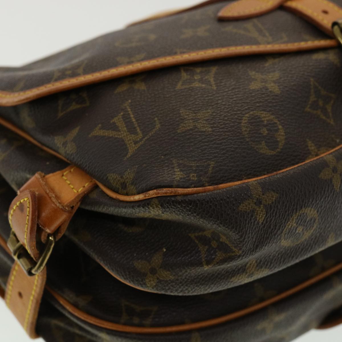 LOUIS VUITTON Monogram Saumur 30 Shoulder Bag M42256 LV Auth jk2741