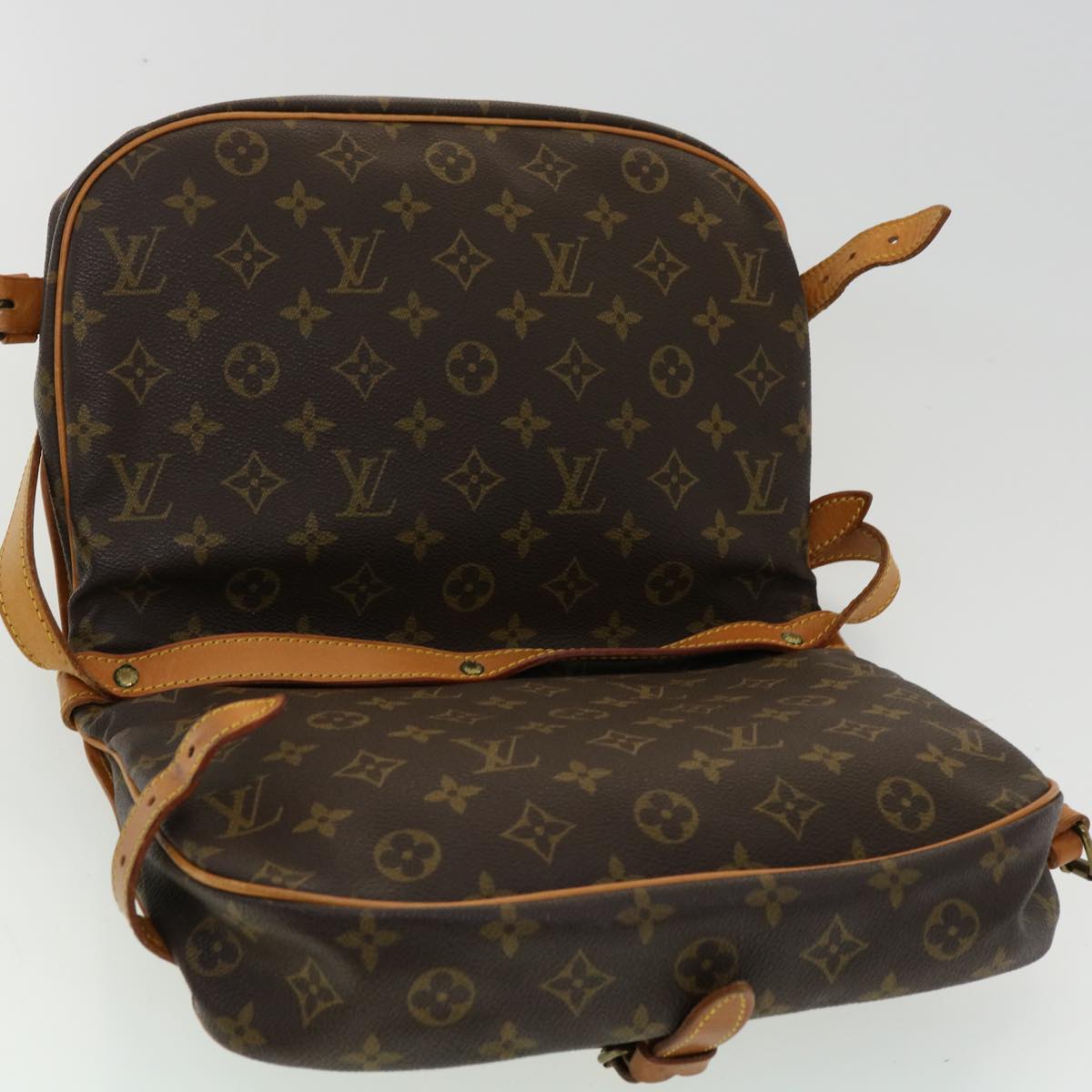 LOUIS VUITTON Monogram Saumur 30 Shoulder Bag M42256 LV Auth jk2741