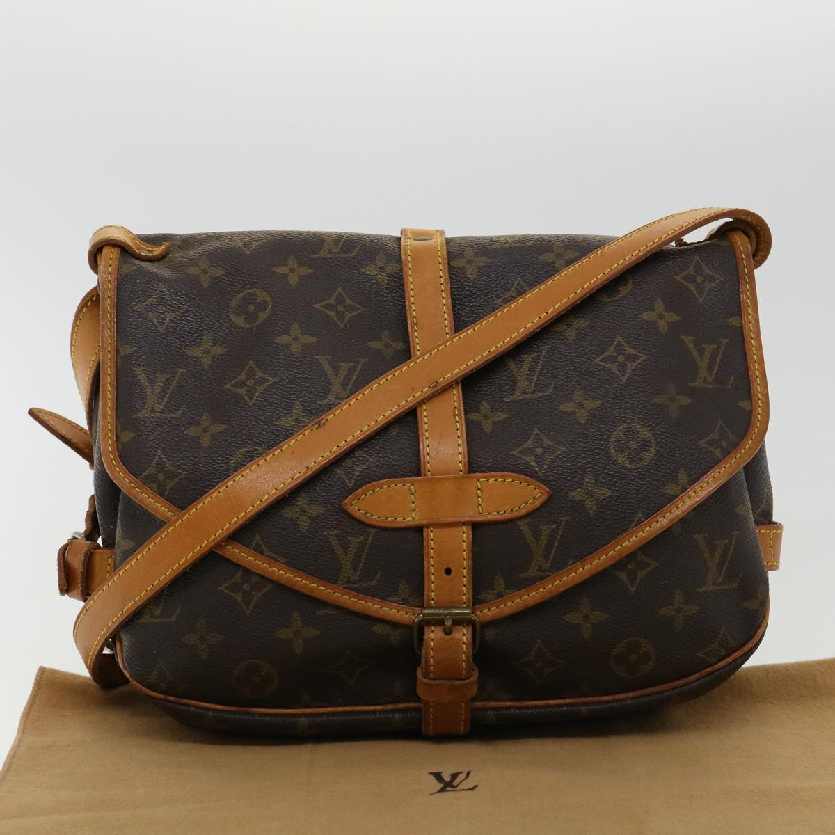 LOUIS VUITTON Monogram Saumur 30 Shoulder Bag M42256 LV Auth jk2741