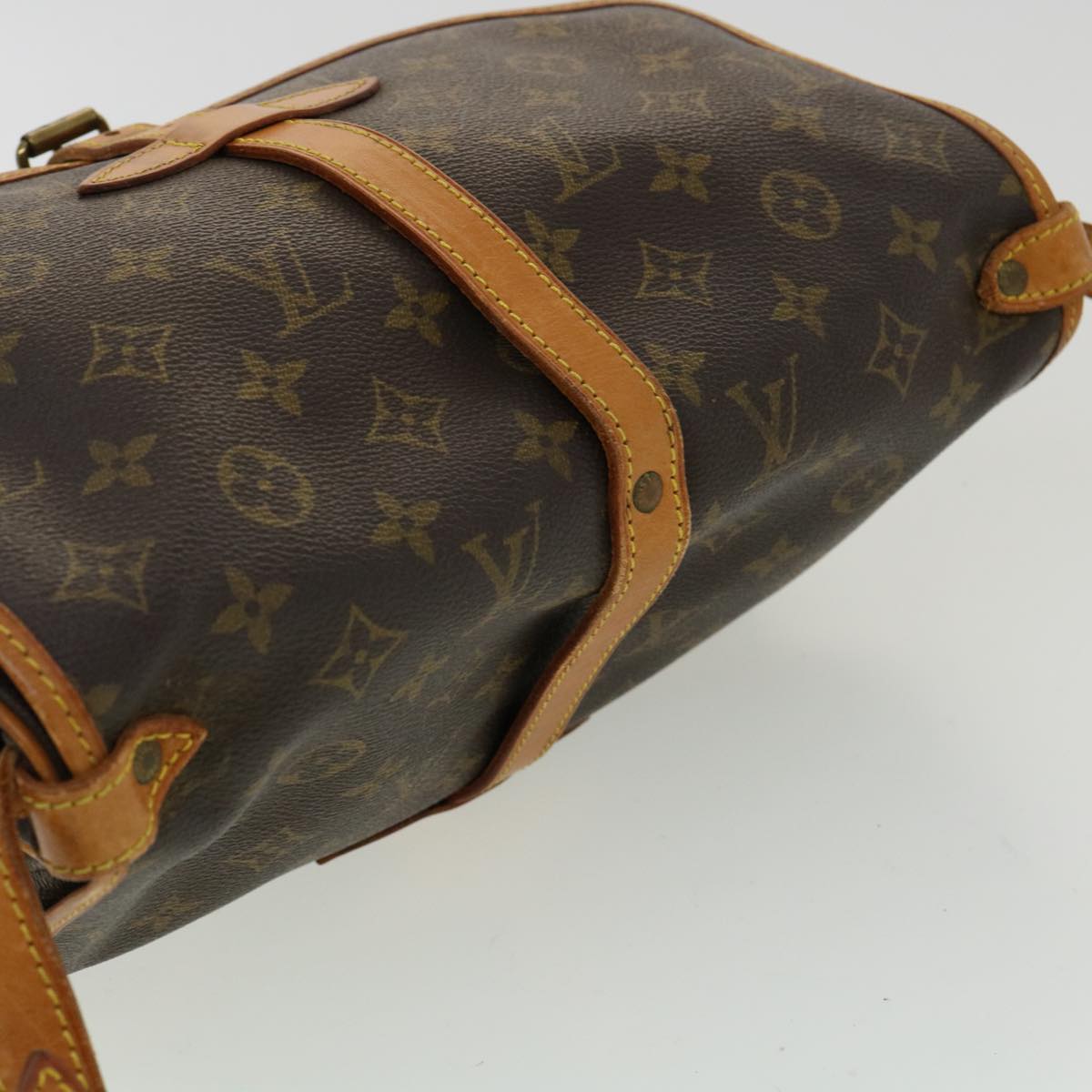 LOUIS VUITTON Monogram Saumur 30 Shoulder Bag M42256 LV Auth jk2741