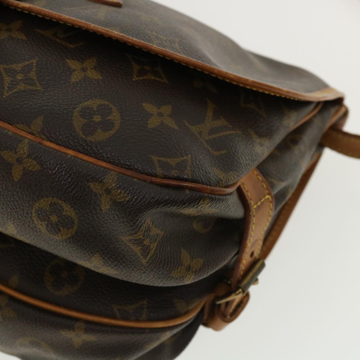 LOUIS VUITTON Monogram Saumur 30 Shoulder Bag M42256 LV Auth jk2743