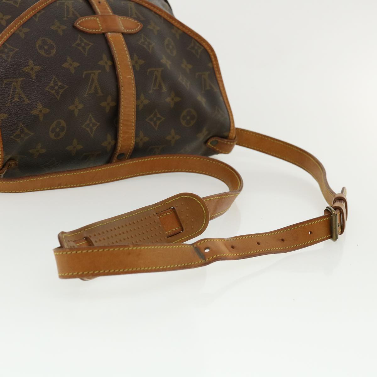 LOUIS VUITTON Monogram Saumur 30 Shoulder Bag M42256 LV Auth jk2743