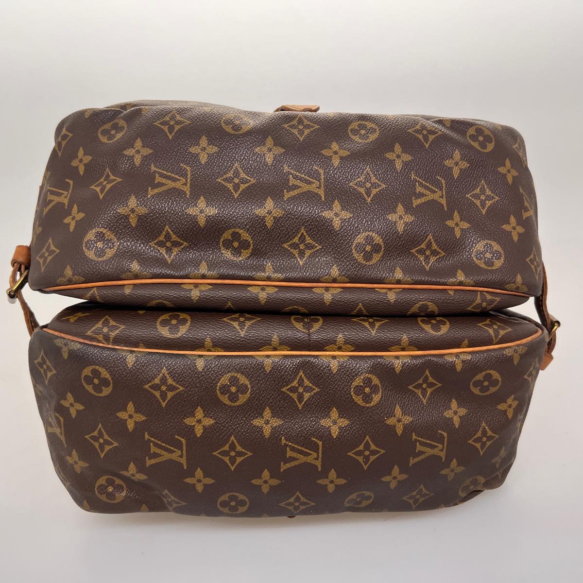 LOUIS VUITTON Monogram Saumur 35 Shoulder Bag M42254 LV Auth jk2817