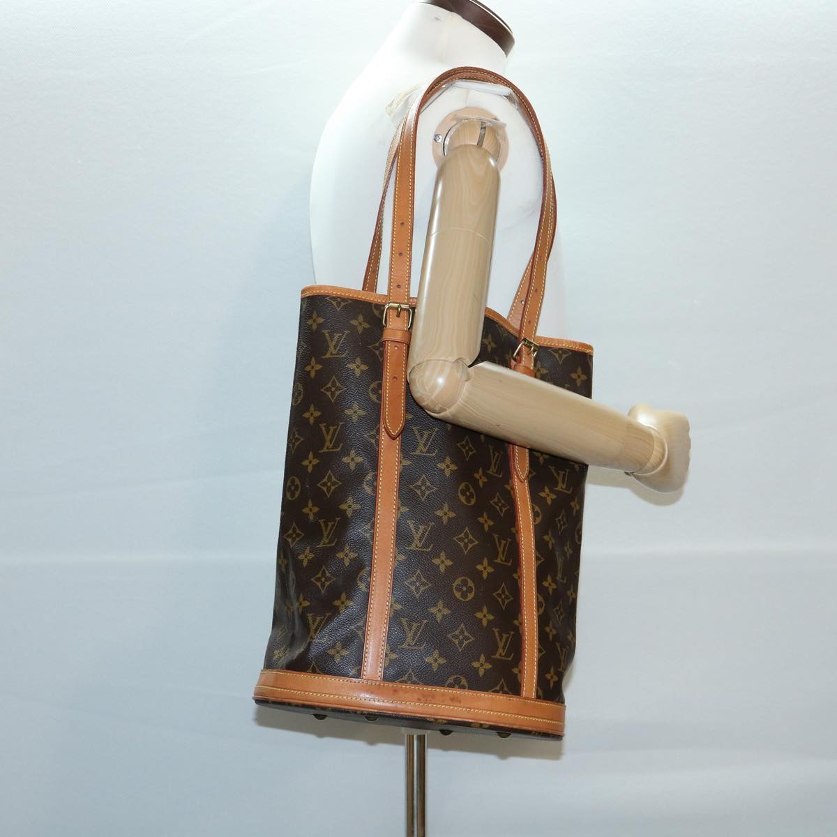 LOUIS VUITTON Monogram Bucket GM Shoulder Bag M42236 LV Auth jk2908