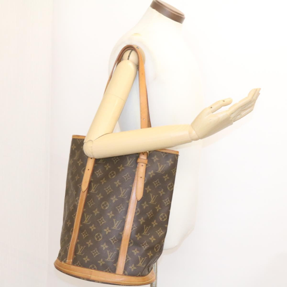 LOUIS VUITTON Monogram Bucket GM Shoulder Bag M42236 LV Auth jk515