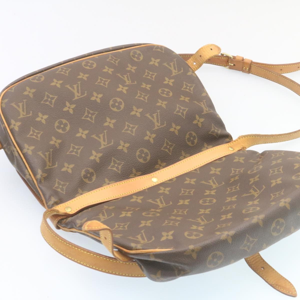 LOUIS VUITTON Monogram Saumur 30 Shoulder Bag M42256 LV Auth ki1540