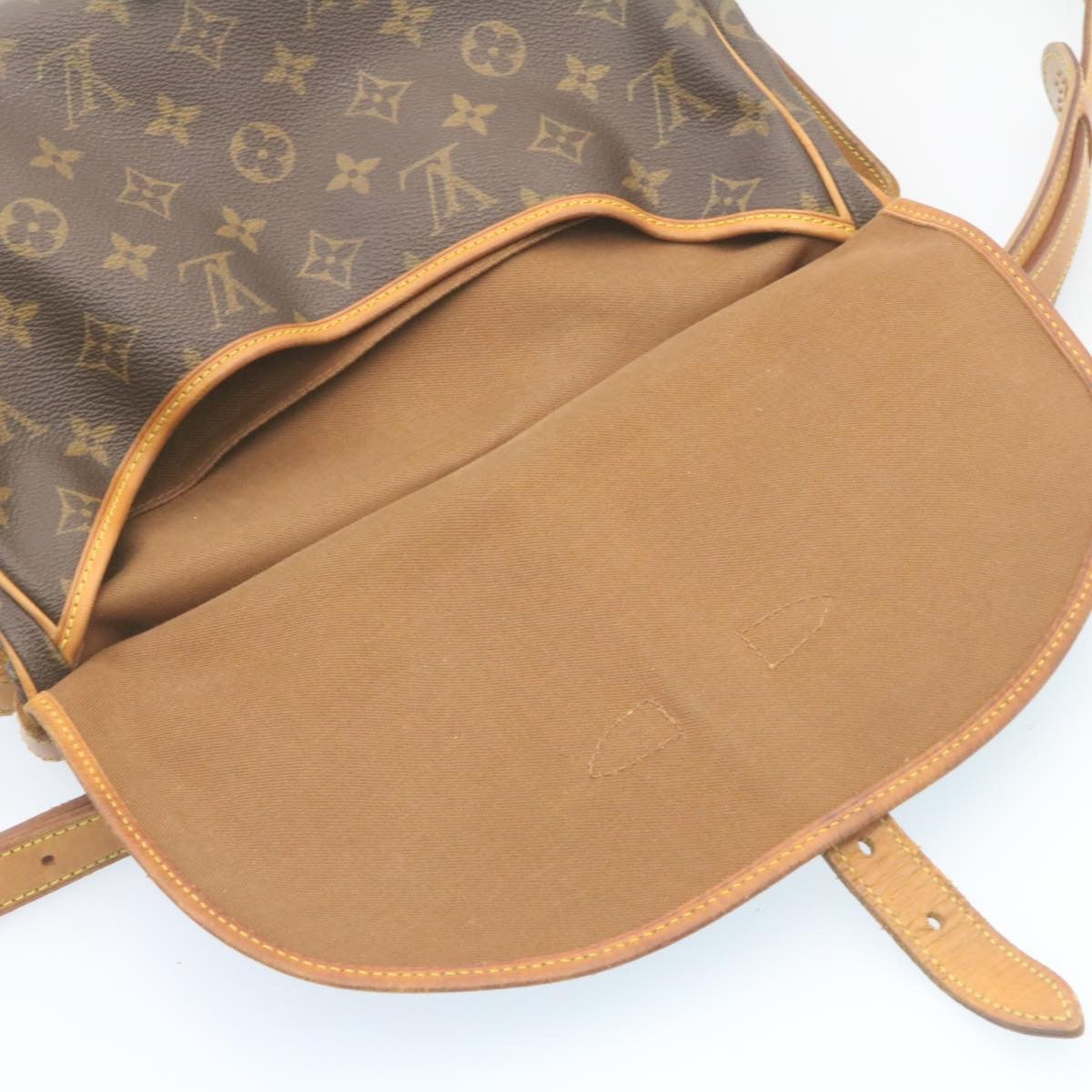 LOUIS VUITTON Monogram Saumur 30 Shoulder Bag M42256 LV Auth ki1540