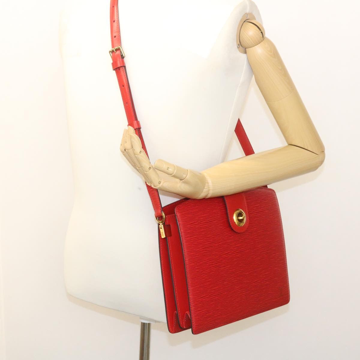 LOUIS VUITTON Epi Capuchin Shoulder Bag Red M52347 LV Auth ki1631