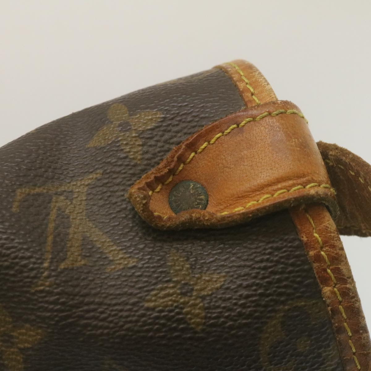 LOUIS VUITTON Monogram Saumur 35 Shoulder Bag M42254 LV Auth ki1742