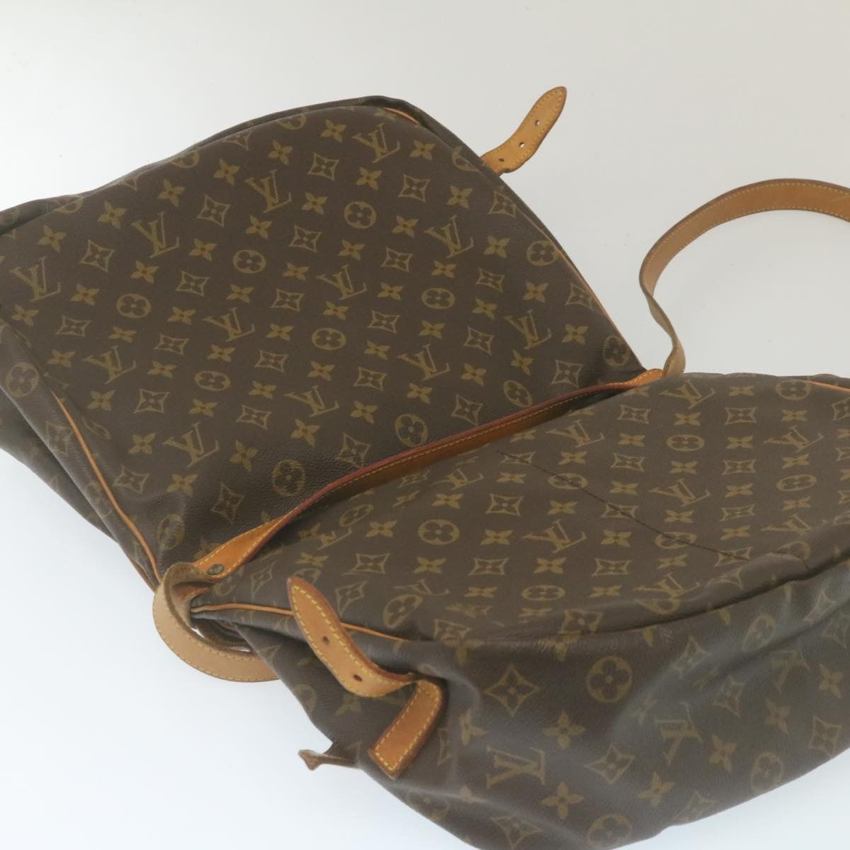 LOUIS VUITTON Monogram Saumur 35 Shoulder Bag M42254 LV Auth ki1742