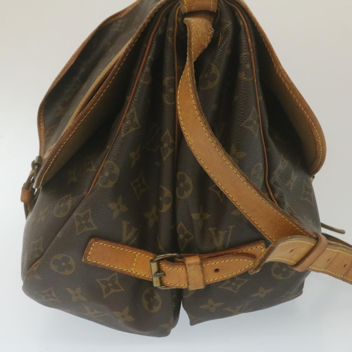 LOUIS VUITTON Monogram Saumur 35 Shoulder Bag M42254 LV Auth ki1742