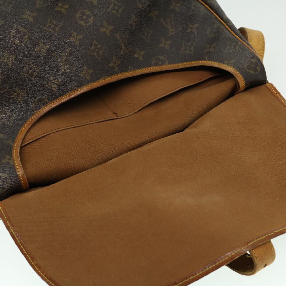 LOUIS VUITTON Monogram Saumur 35 Shoulder Bag M42254 LV Auth ki2012