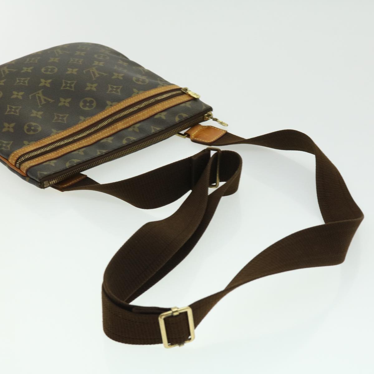 LOUIS VUITTON Monnogram Pochette Bosphore Shoulder Bag M40044 LV Auth ki2194