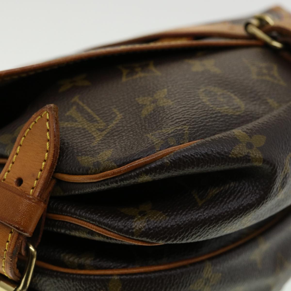 LOUIS VUITTON Monogram Saumur 30 Shoulder Bag M42256 LV Auth ki2209