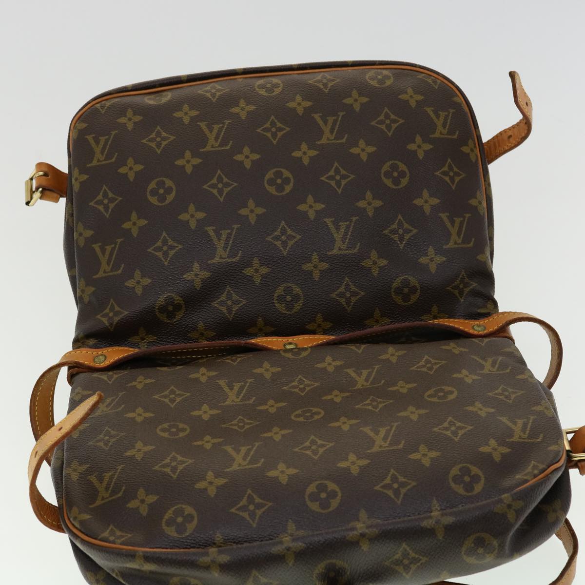 LOUIS VUITTON Monogram Saumur 30 Shoulder Bag M42256 LV Auth ki2209