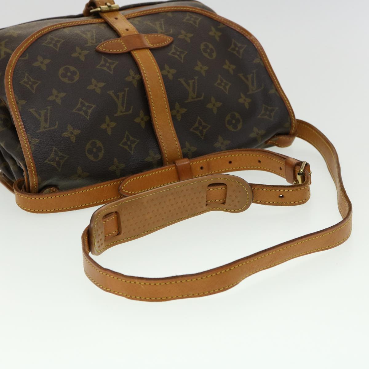 LOUIS VUITTON Monogram Saumur 30 Shoulder Bag M42256 LV Auth ki2209