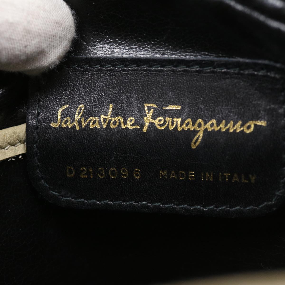 Salvatore Ferragamo Shoulder Bag Leather White Auth ki2263