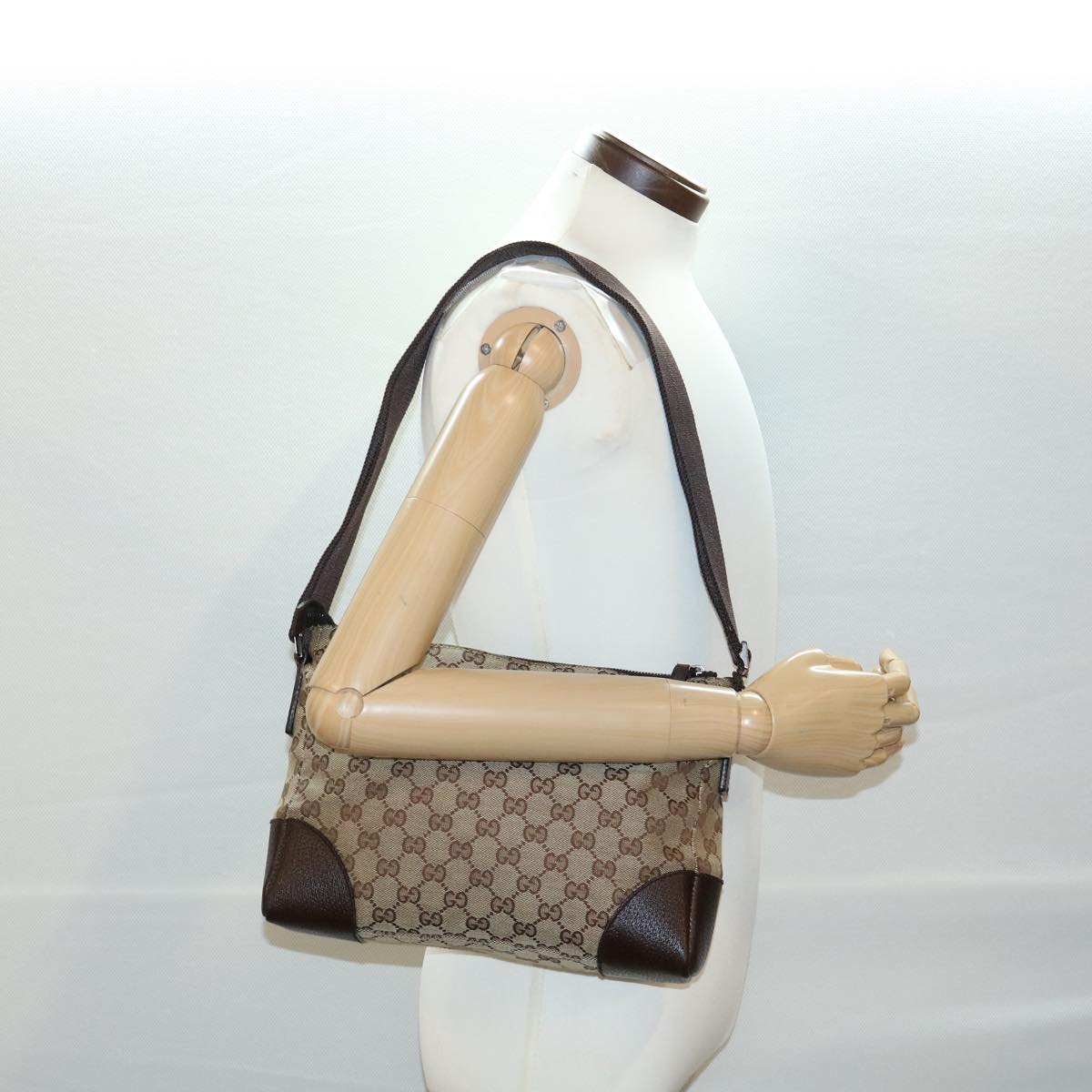 GUCCI GG Canvas Shoulder Bag Beige Auth ki2371