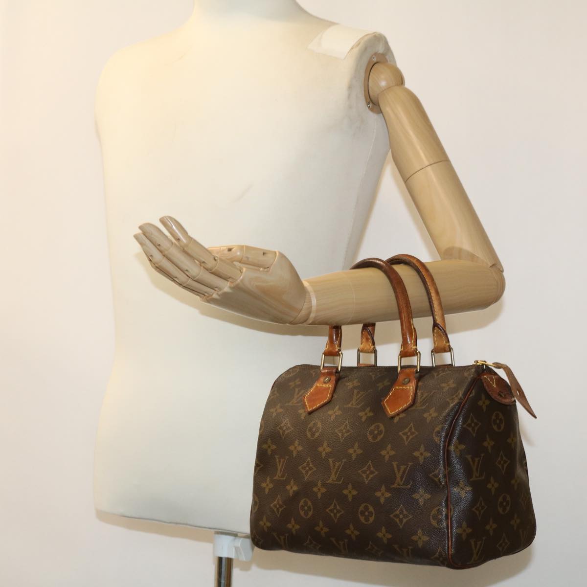 LOUIS VUITTON Monogram Speedy 25 Hand Bag M41528 LV Auth ki2389