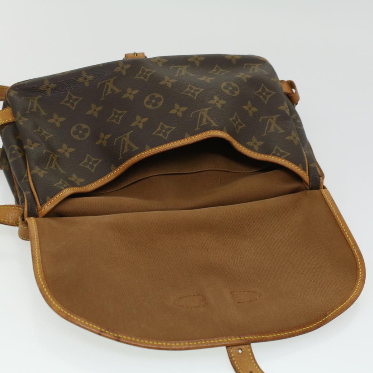 LOUIS VUITTON Monogram Saumur 30 Shoulder Bag M42256 LV Auth ki2529