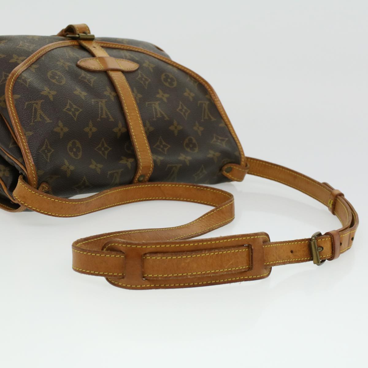 LOUIS VUITTON Monogram Saumur 30 Shoulder Bag M42256 LV Auth ki2529