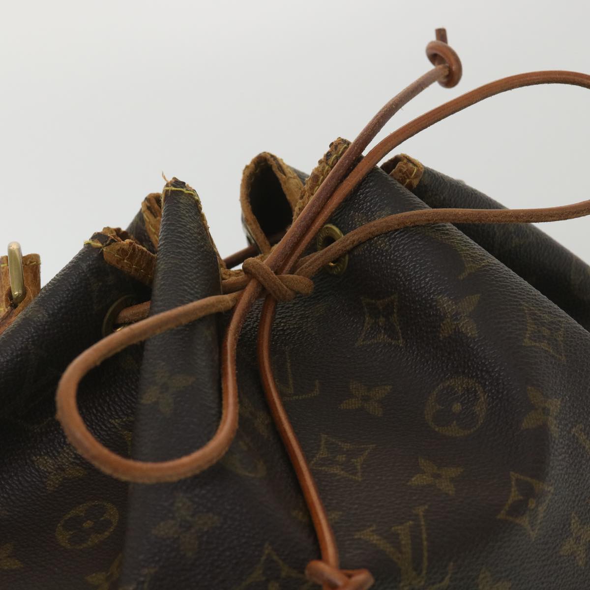 LOUIS VUITTON Monogram Noe Shoulder Bag M42224 LV Auth ki2745