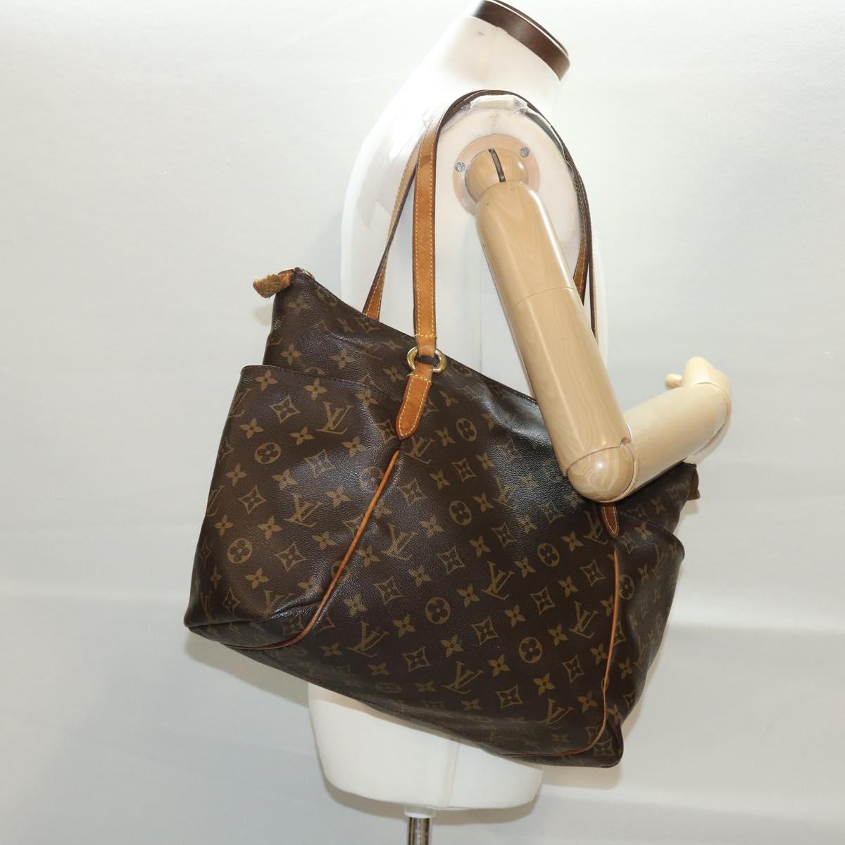 LOUIS VUITTON Monogram Totally MM Tote Bag M56689 LV Auth ki2830